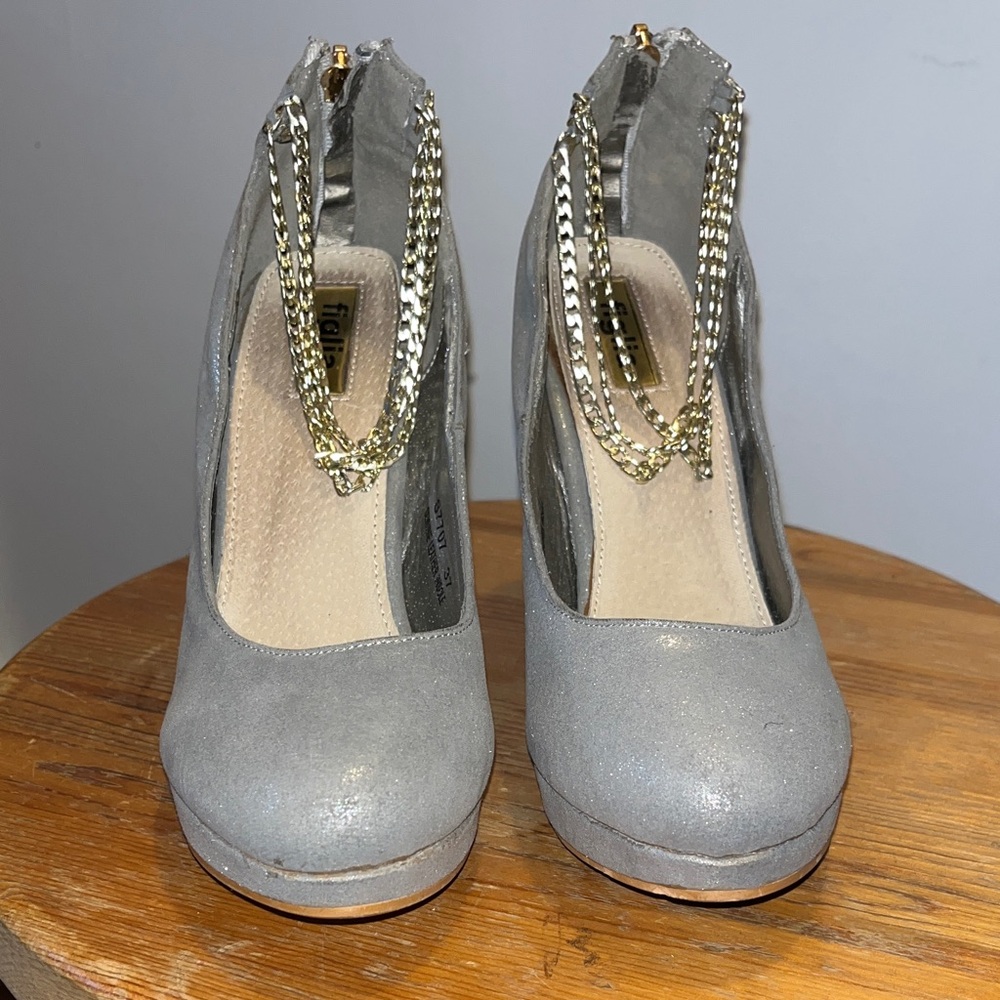 Sparkling Silver-Gray Size 37 / US 6.5 or 7 Dressy heels